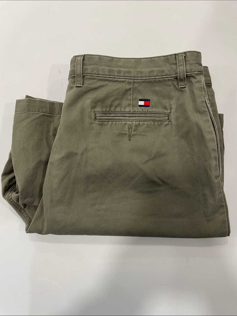 Men’s flat front chino Tommy Hilfiger shorts size 40 olive